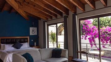 Suite estudio Deluxe, 1 cama King size | Minibar, caja de seguridad en la habitación y insonorización