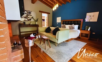 Deluxe Studio Suite, 1 King Bed | Minibar, in-room safe, iron/ironing board, free WiFi