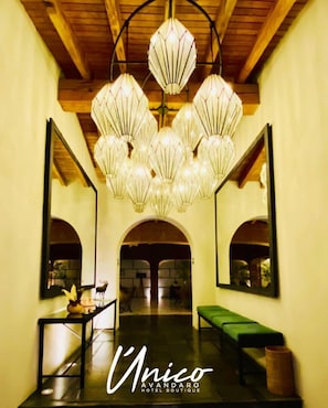 Interior entrance - Hotel Boutique Unico Avandaro (Valle de Bravo)
