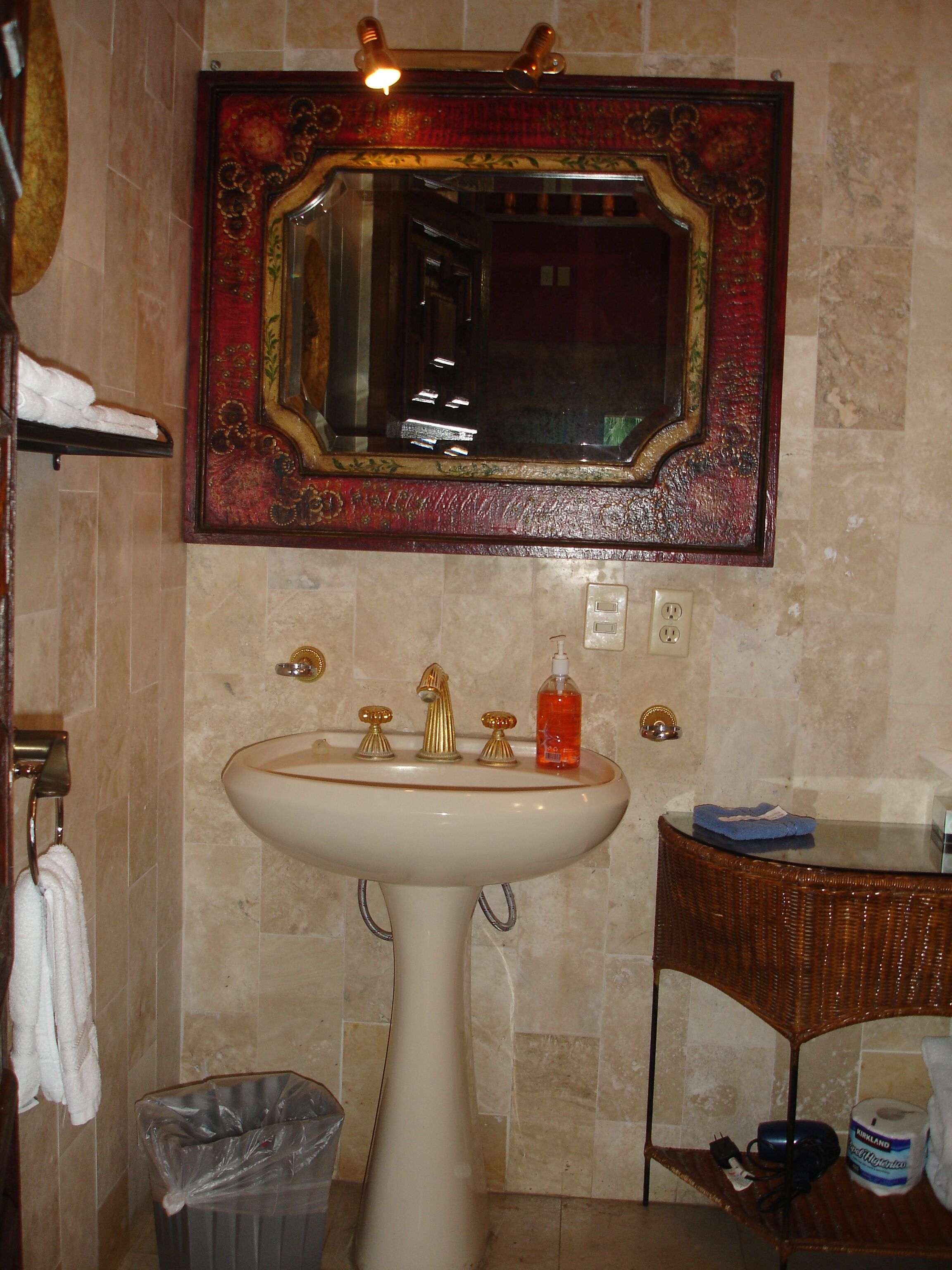 la cocina suite | bathroom | shower, rainfall showerhead, free toiletries, hair dryer