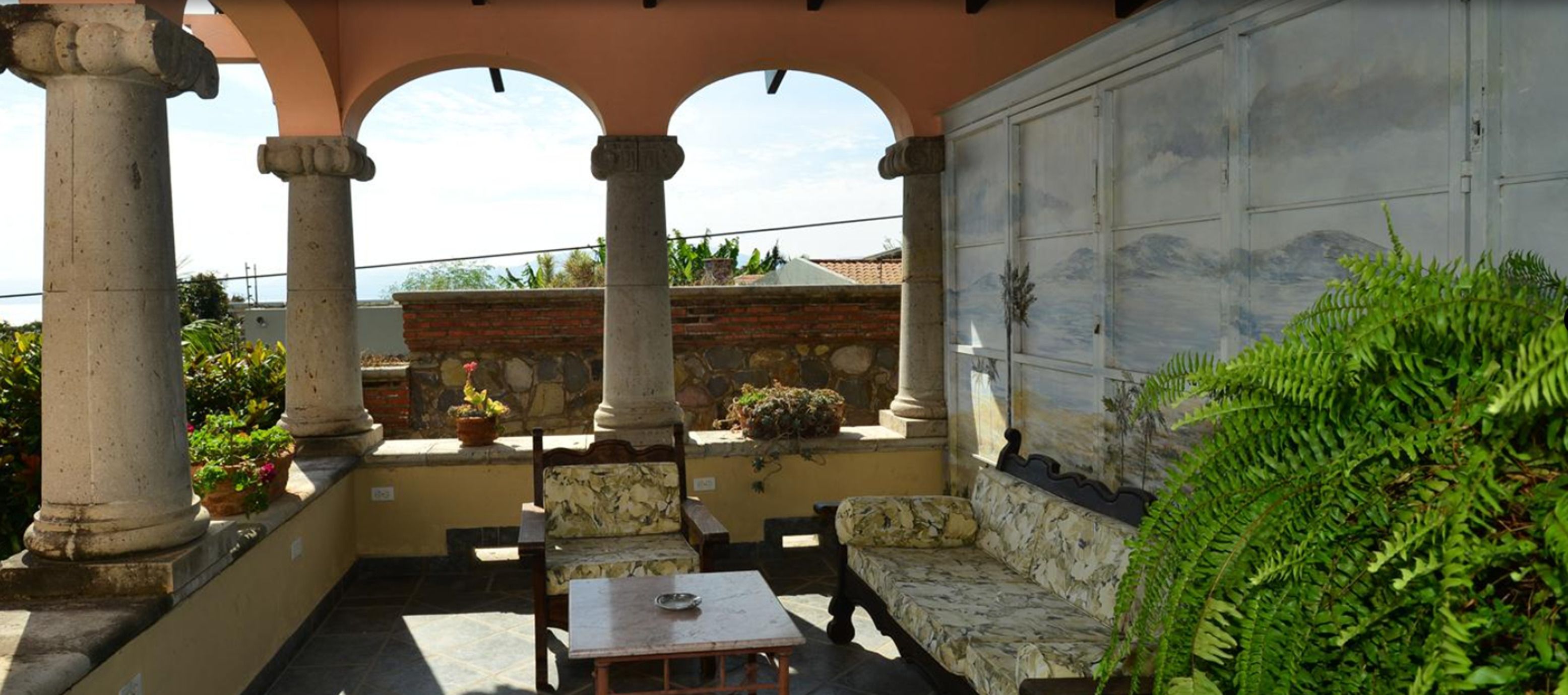 lover's suite | terrace/patio