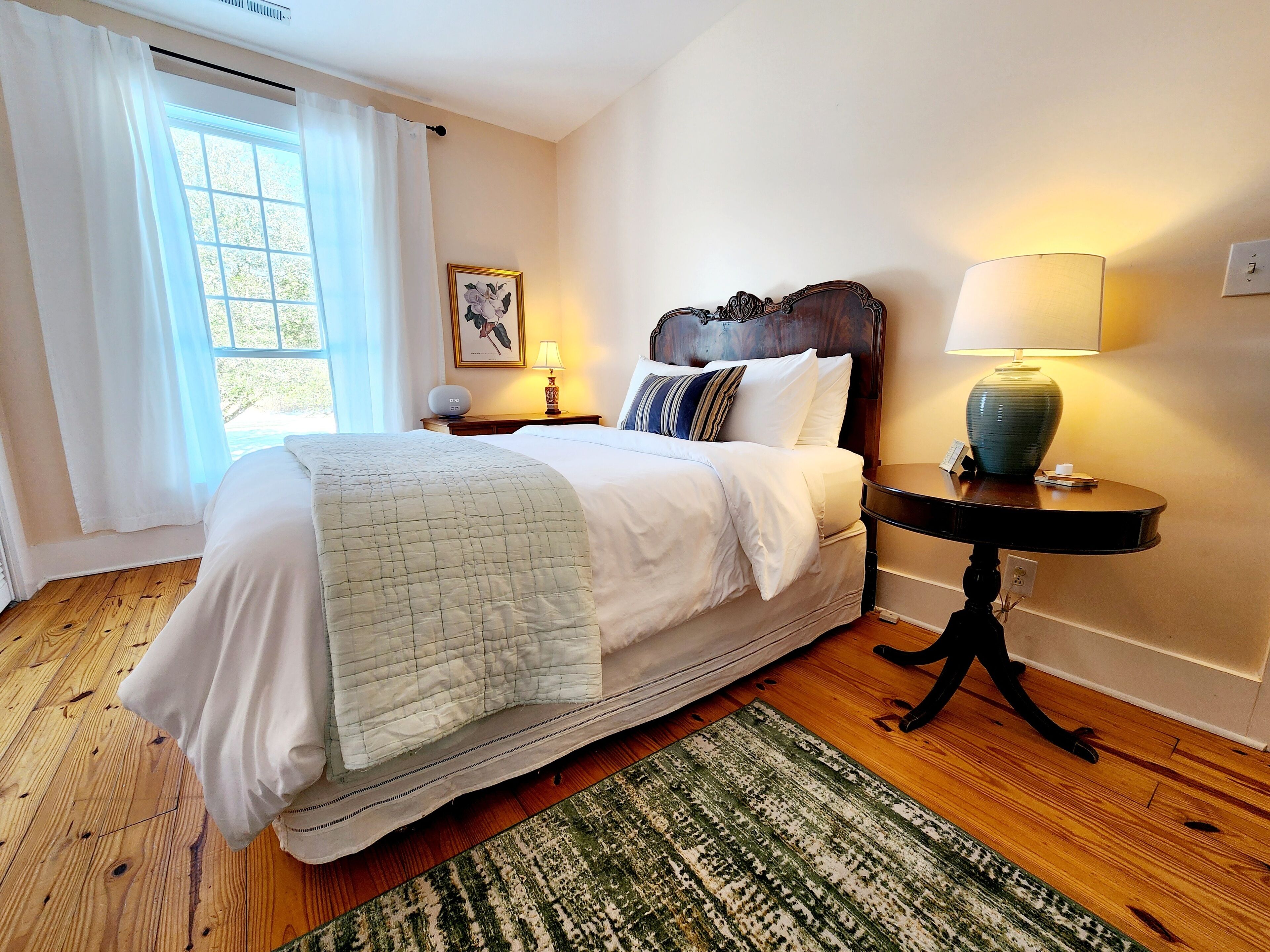 2 bedrooms, desk, iron/ironing board, travel crib