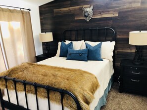 Room - Welcome to our cabin Newly Renovated 2018 (Big Bear Lake)