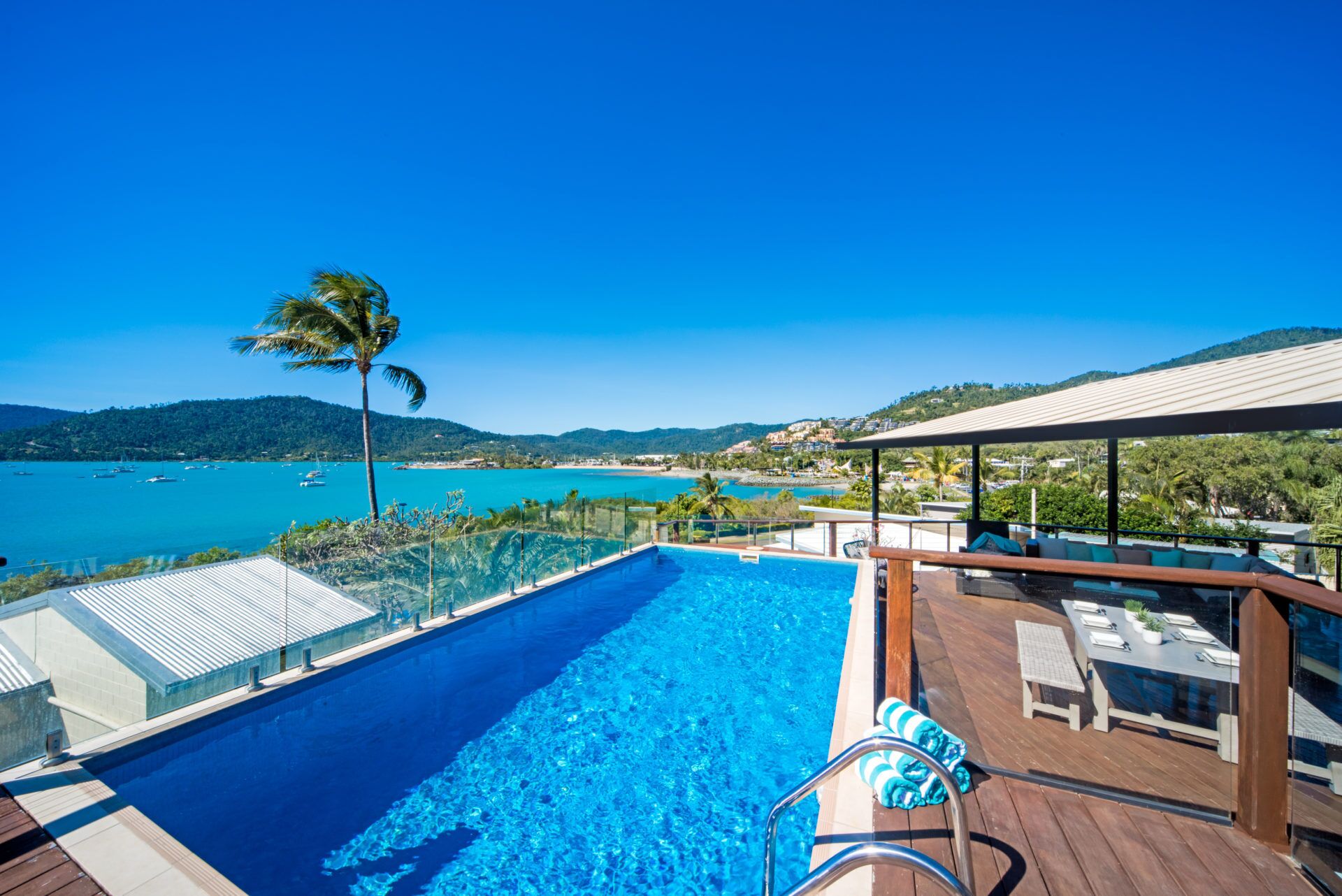 ABSOLUTE OCEAN VIEWS IN THE HEART OF AIRLIE BEACH