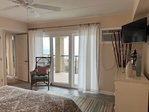 2 makuuhuonetta, silitysrauta/-lauta, ilmainen Wi-Fi