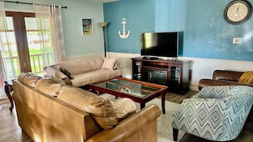 Smart TV, table tennis, books, stereo