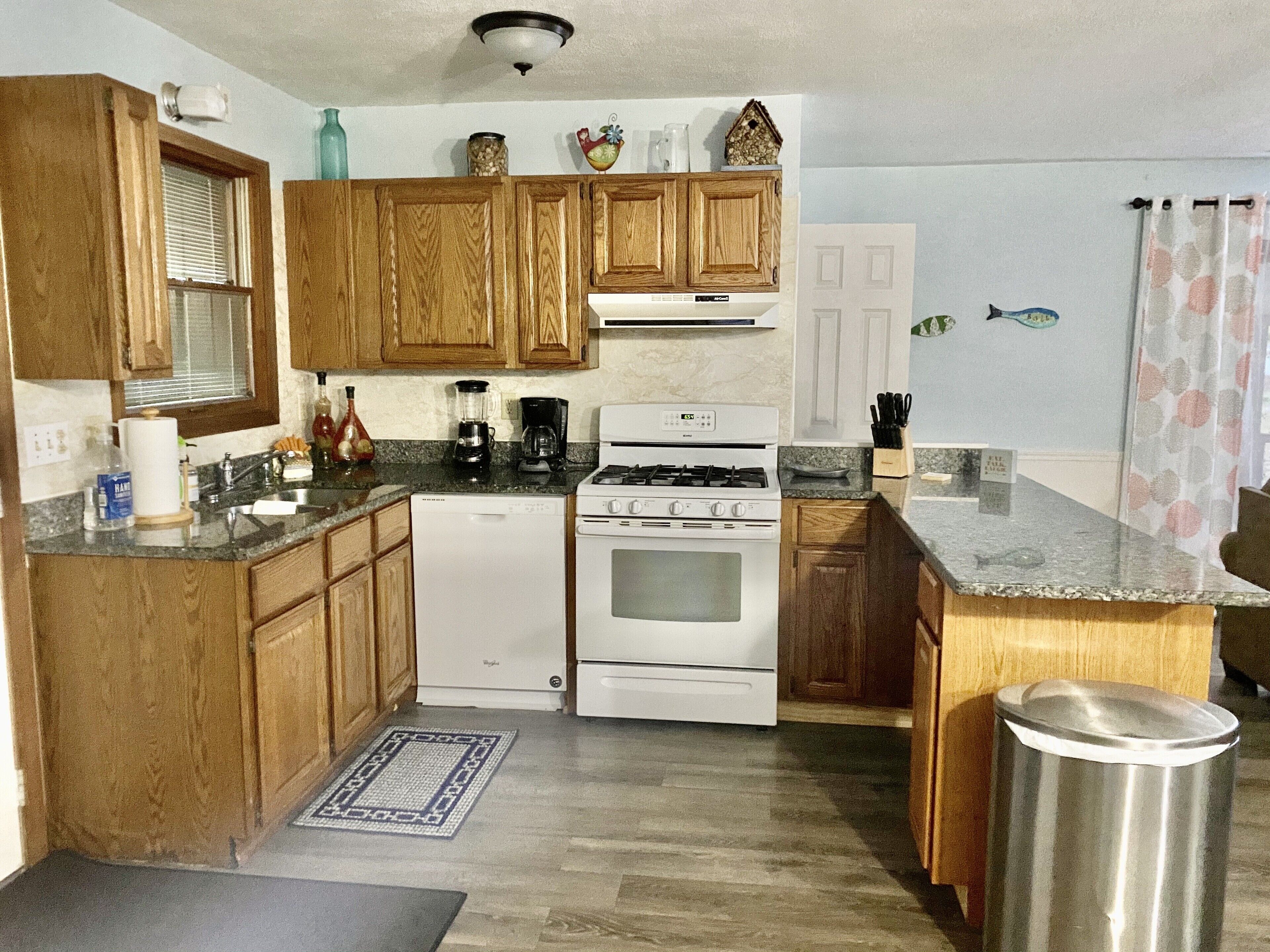 冰箱、微波炉、烤箱、炉灶