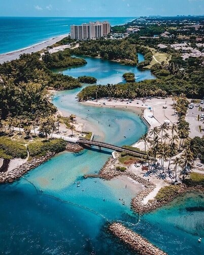 Jupiter Bay Garden View Easy Walk to  Carlin Park Beach, Shops, Restaurants& Fun