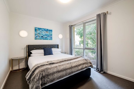 2 bedrooms, iron/ironing board, WiFi, bed sheets. Peaceful Pet Friendly Escape at Bells Beach Cottages