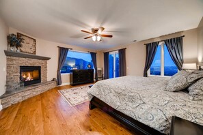 5 habitaciones, tabla de planchar con plancha y cuna de viaje