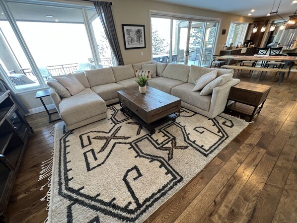 Smart TV, fireplace, video games, DVD player