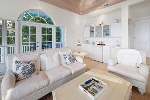 Smart TV, DVD player - Elegant 3-Bedroom Villa with Gazebo, Deck & Breathtaking Elizabeth Harbor Views! (George Town)