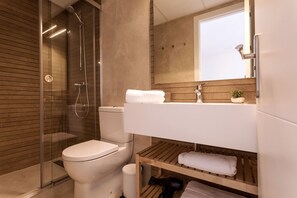 Shower - Plaza de la Magdalena deluxe (Sevilla)