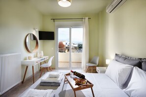 3 chambres, fer et planche à repasser, Wi-Fi, draps fournis