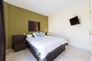 2 Schlafzimmer, Zimmersafe, Bügeleisen/Bügelbrett, WLAN