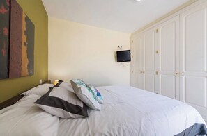 2 bedrooms, in-room safe, iron/ironing board, WiFi