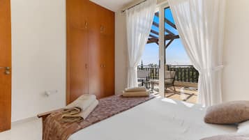 3 slaapkamers, een strijkplank/strijkijzer, reisbedje, gratis wifi