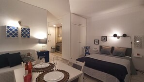 Iron/ironing board, free WiFi, bed sheets