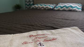 3 slaapkamers, een strijkplank/strijkijzer, wifi, beddengoed