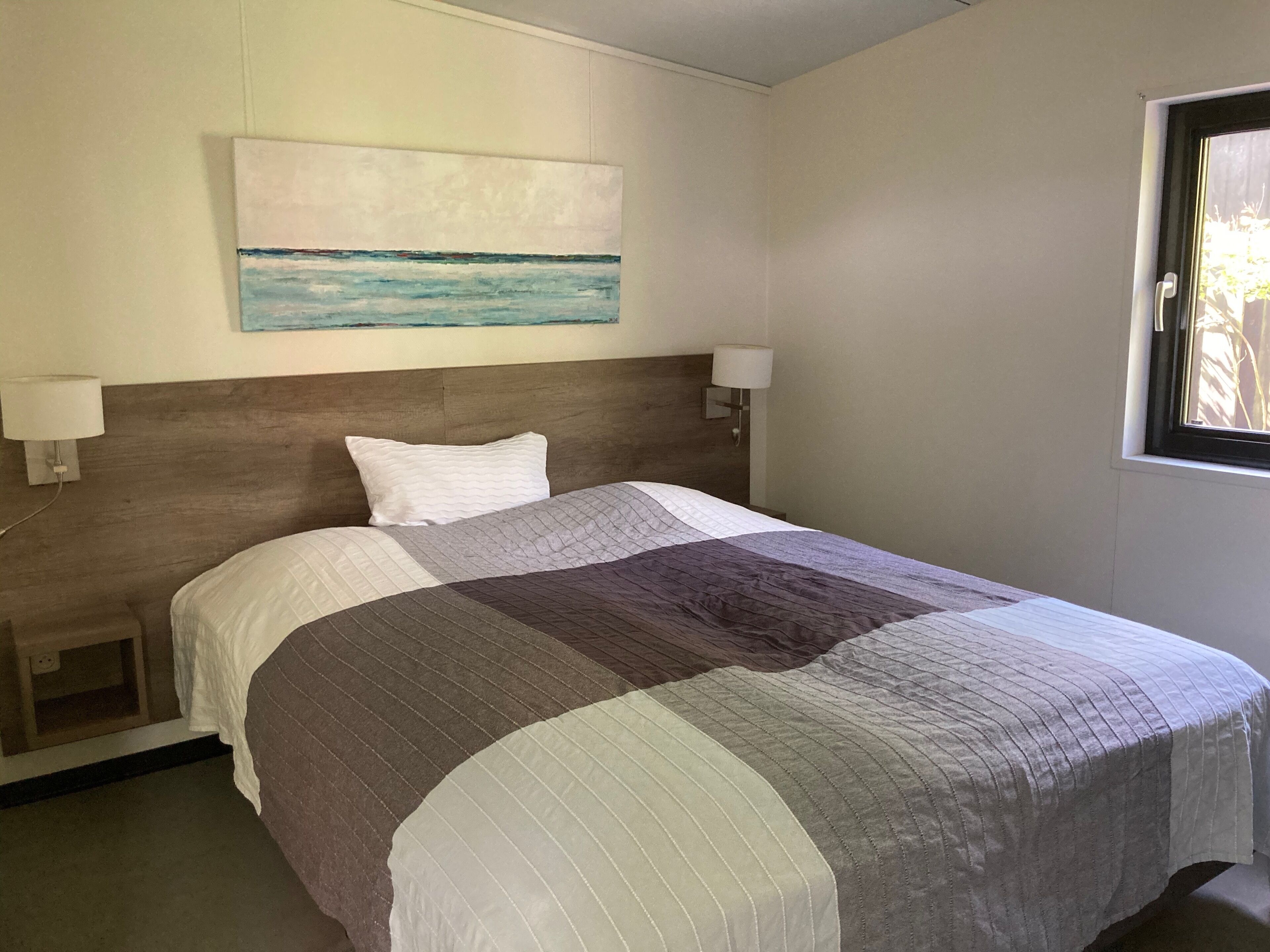 2 bedrooms, travel crib, WiFi, bed sheets