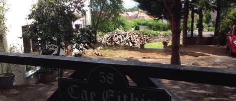 المنطقة المحيطة بالمنشأة