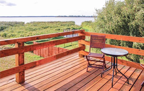 Stunning home in Nowe Warpno with house sea view