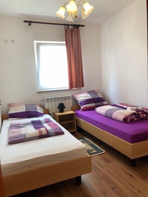 2 bedrooms, iron/ironing board, WiFi, bed sheets