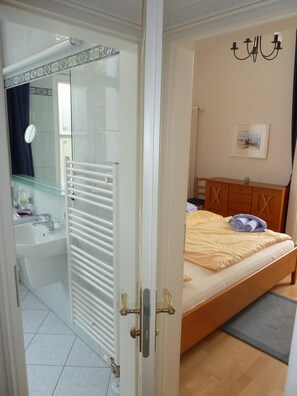 2 chambres, lit parapluie, Wi-Fi gratuit, draps fournis