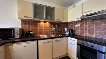 Frigorifero, microonde, forno, lavastoviglie