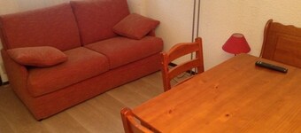 STUDIO hut met ondergrondse parkeergarage Auron op 50 meter van de eerste skilift