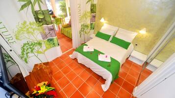 Iron/ironing board, WiFi, bed sheets, wheelchair access