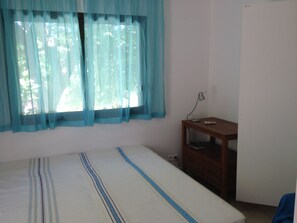 Bügeleisen/Bügelbrett, WLAN, Bettwäsche