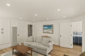 Smart TV, fireplace, stereo