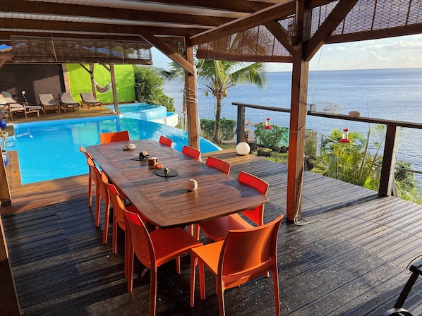 Outdoor dining
