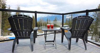 Unparalleled Modern Luxury with Panoramic Mountain Views 4Br/3.5Ba