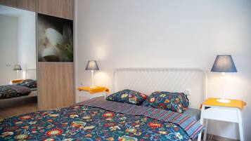 1 Schlafzimmer, Zimmersafe, Schreibtisch, Bügeleisen/Bügelbrett