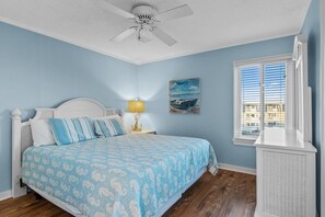 3 makuuhuonetta, silitysrauta/-lauta, Wi-Fi, vuodevaatteet