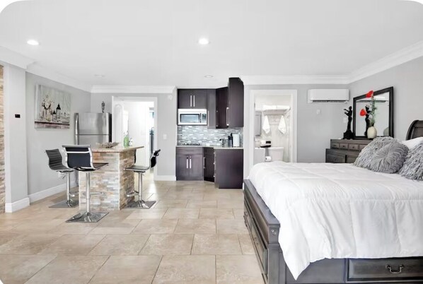 4 soverom, skrivebord, strykejern/-brett og wi-fi (inkludert)