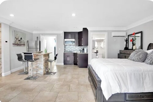 Amazing house with Pool4b(4b just 9 minutes from Ventura country club golf