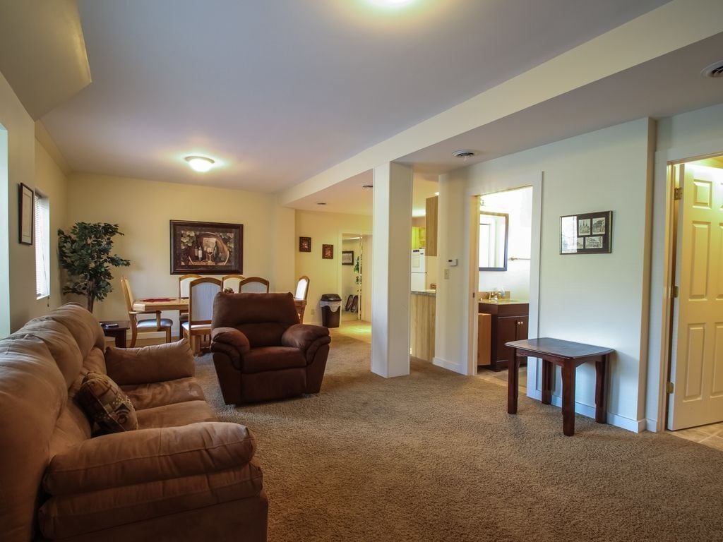 Spacious Newly Remodeled Chalet