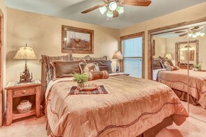 4 chambres, bureau, fer et planche à repasser, lit parapluie