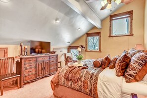 4 Schlafzimmer, Schreibtisch, Bügeleisen/Bügelbrett, Reisekinderbett