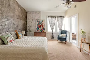 4 室のベッドルーム、デスク、アイロン / アイロン台、WiFi (無料)