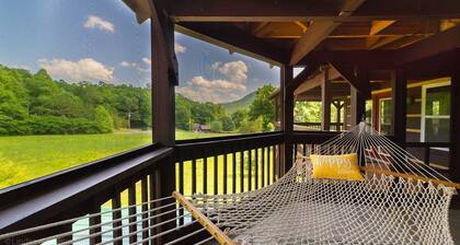 Perhemökki järvi ja uima-allas, piha, palo kuoppaan, Yksityinen! Upeat näkymät, Wifi