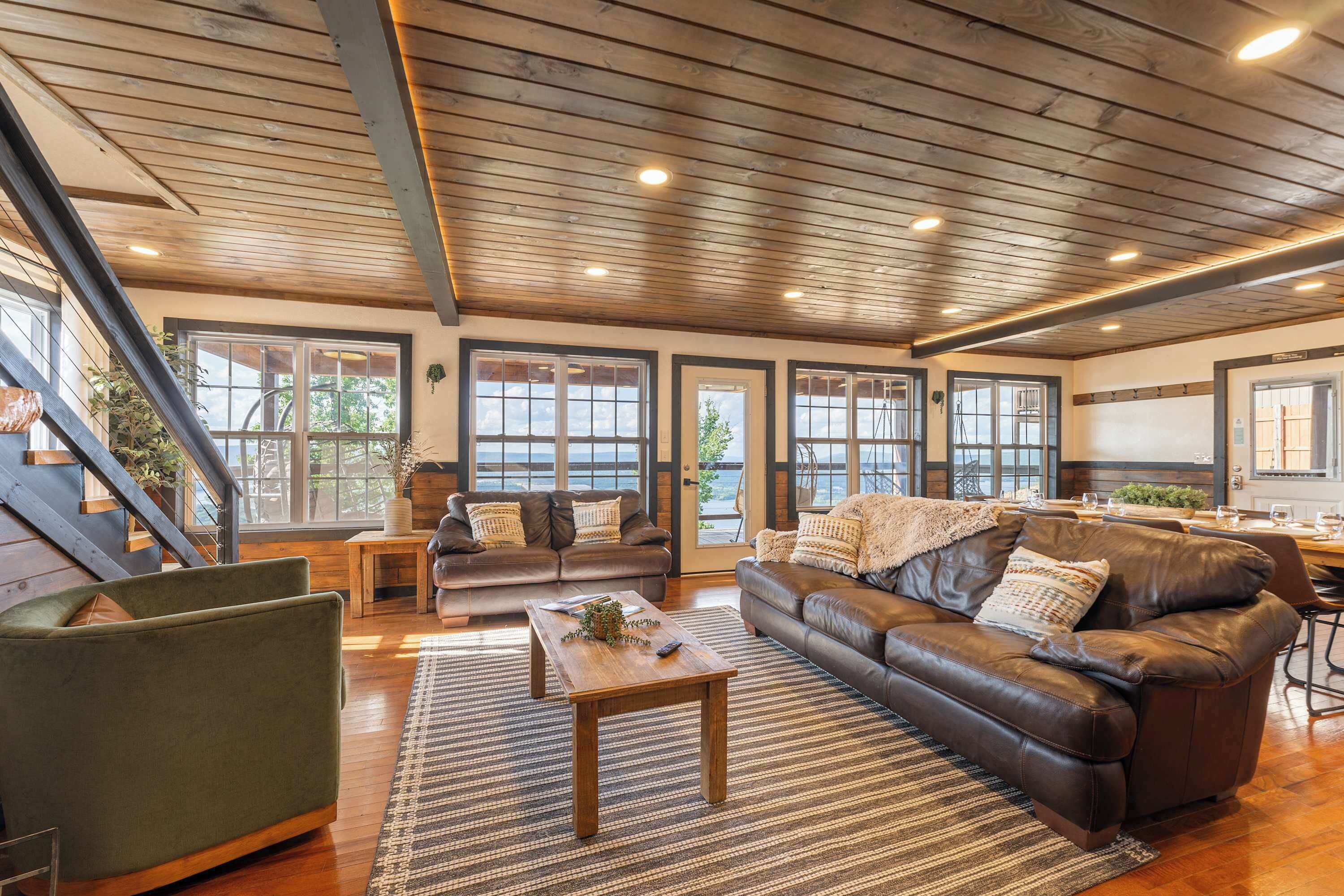 Televisión y chimenea 