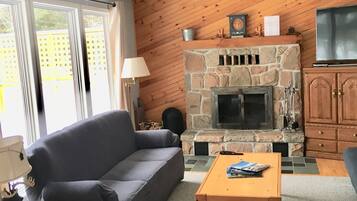 Smart TV, fireplace, video games