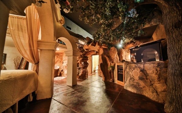 Terrace/patio - Stay in the Zion themed inn!3348714 a new 2nd rental. The Silo Inn (Washington)