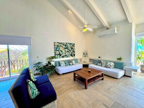 TV - Luxury Loft with Private Pool in Ixtapa (Ixtapa)