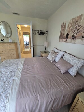 2 bedrooms, free WiFi, bed sheets, wheelchair access