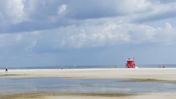 Sun loungers, beach towels